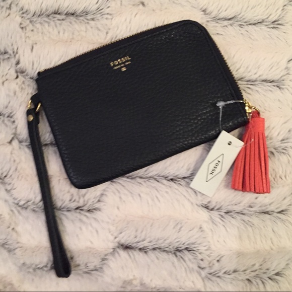 Fossil Handbags - NWT Fossil Tara Wristlet Wallet With tassel